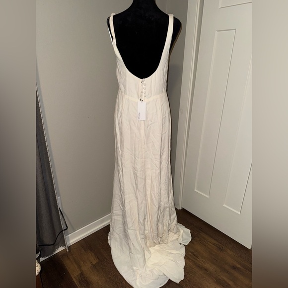 New Reformation Lecce Dress | 4 - Picture 4 of 9